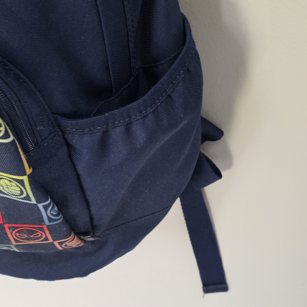 Marvel Navy Backpack and Lunchbox Set - Picture 6 of 14